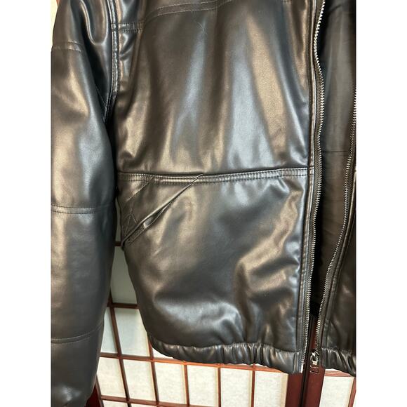 Ashley by 26 International women black faux leather puffer jacket cropped shiny - Picture 3 of 9